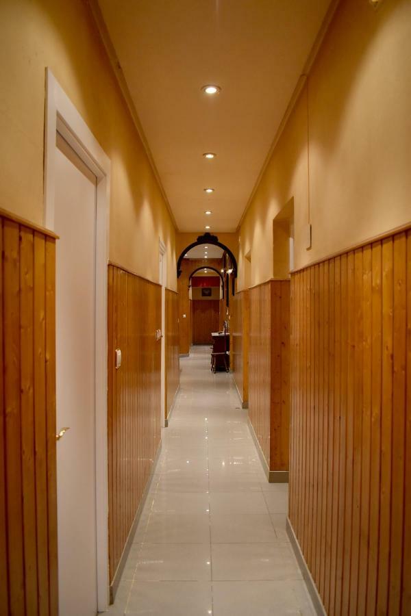Hostal Oviedo Otel León Dış mekan fotoğraf
