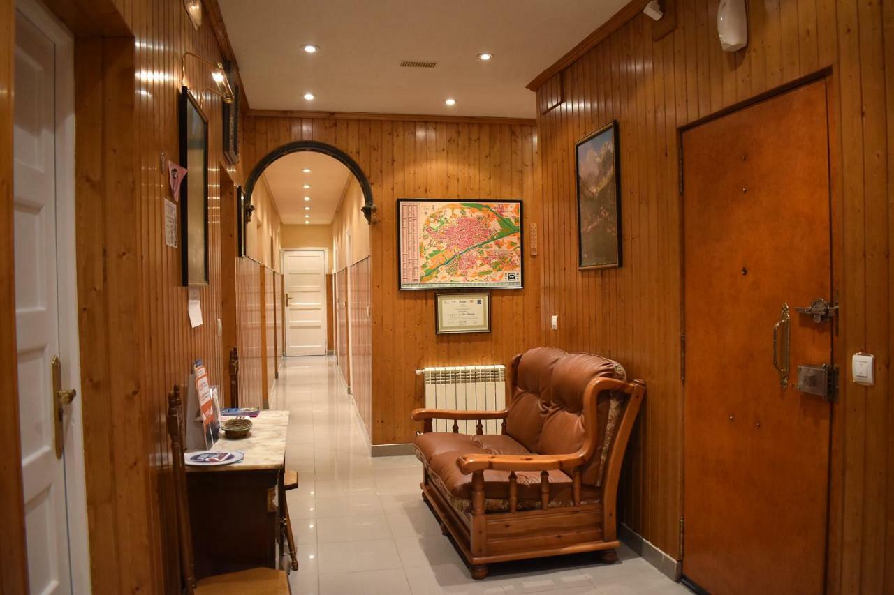 Hostal Oviedo Otel León Dış mekan fotoğraf
