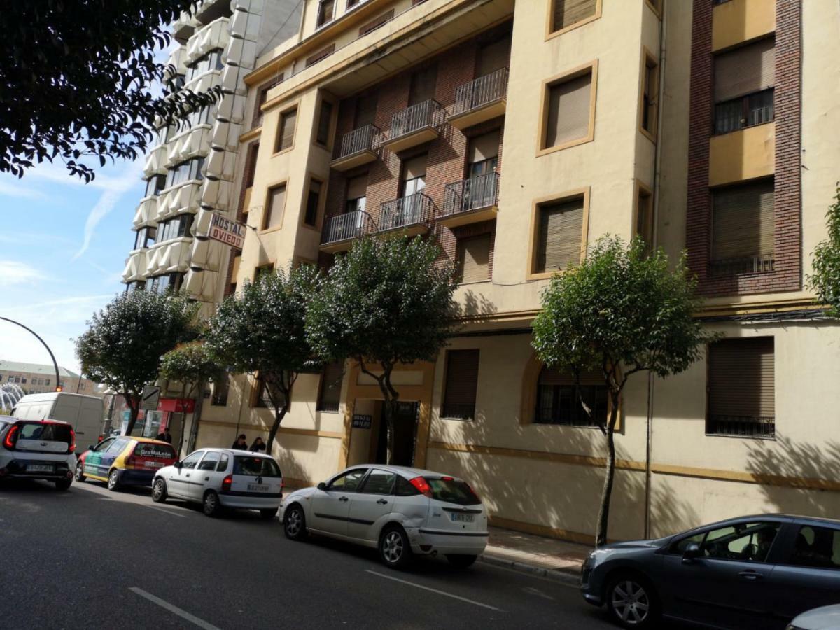 Hostal Oviedo Otel León Dış mekan fotoğraf