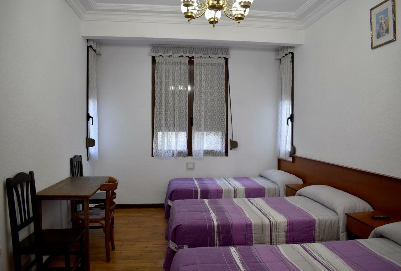 Hostal Oviedo Otel León Dış mekan fotoğraf