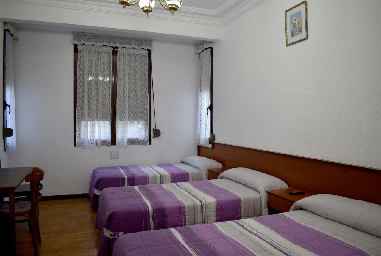 Hostal Oviedo Otel León Dış mekan fotoğraf