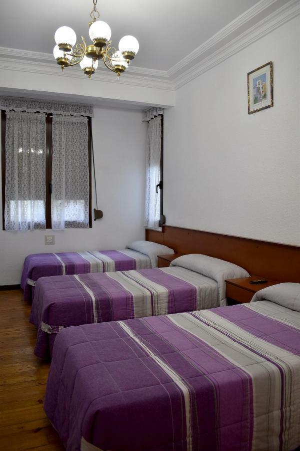 Hostal Oviedo Otel León Dış mekan fotoğraf