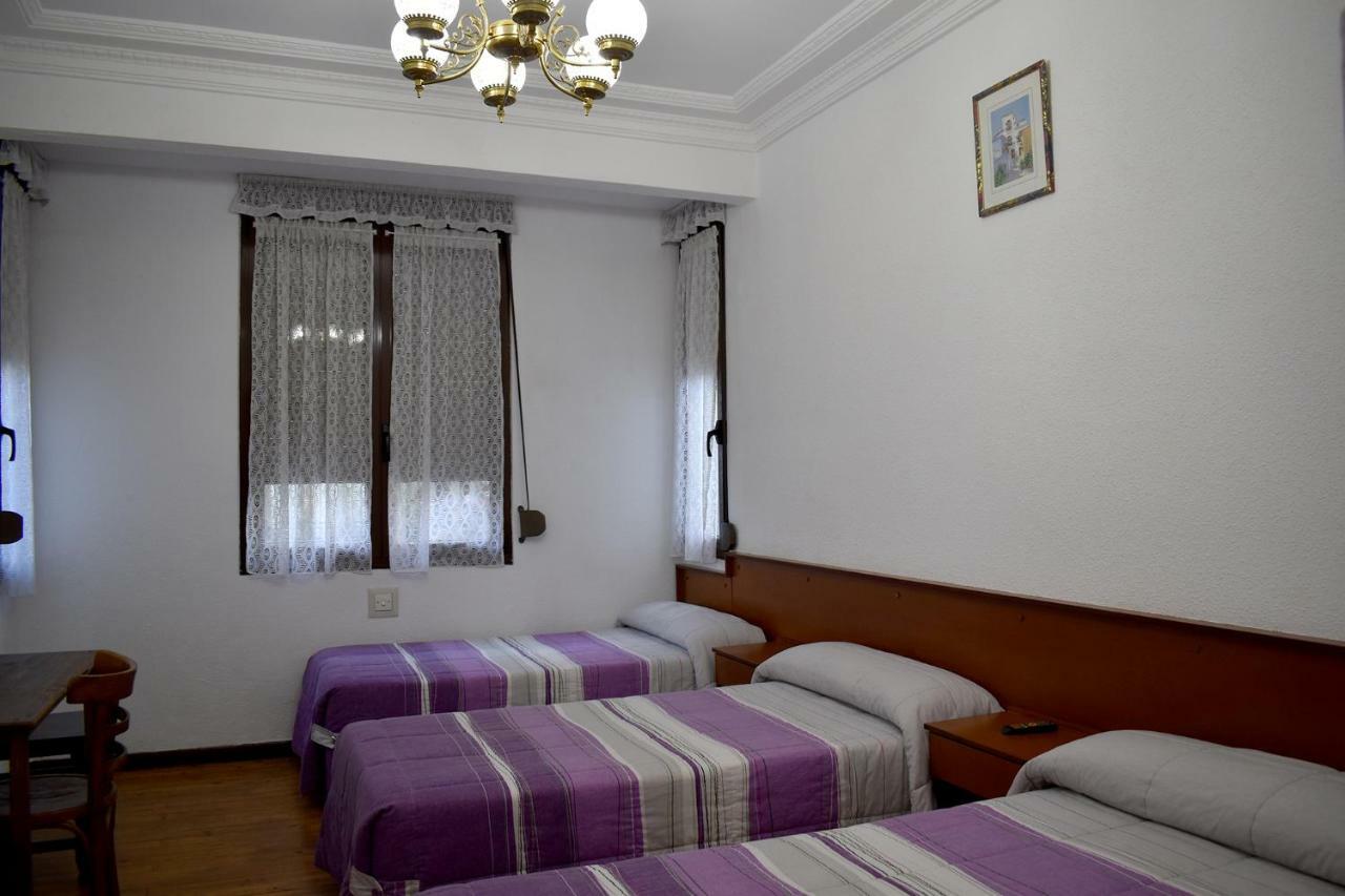 Hostal Oviedo Otel León Dış mekan fotoğraf